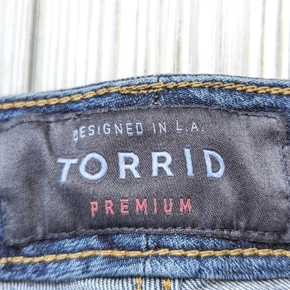 Torrid Premium Denim Ultra Skinny Jeans in Verona Blue Women's Size 26R - Picture 6 of 13